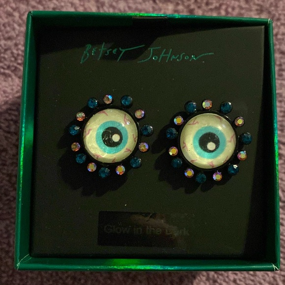 Betsey Johnson Jewelry - Betsey Johnson Glow In The Dark Eyeball Stones Earrings